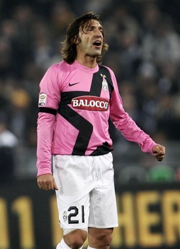 2025环足奖女足25人候选名单：邦马蒂领衔，凯利、鲁索在列（2025年环足奖女足25人候选名单出炉：邦马蒂领衔，凯利、鲁索入选）