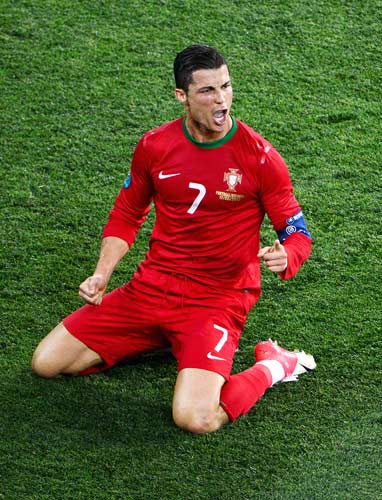 中超赛程更新：关注榜首之争,