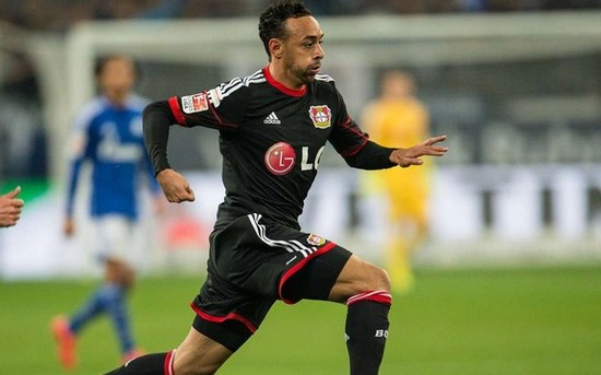 英联杯半场：贝尼特斯屡献神扑，阿森纳0-0水晶宫（英联杯半场战报：贝尼特斯多次神扑，阿森纳与水晶宫互交白卷）