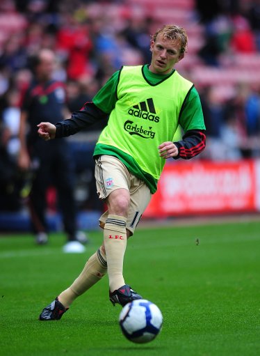 队报：姆巴佩未回马德里复查伤情，直接前往迪拜休整（队报：姆巴佩未赴马德里复检伤势，直接飞往迪拜休养）