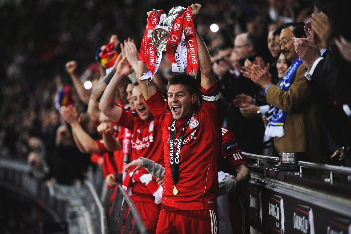 巴萨在塞维利亚对阵贝蒂斯的百年对决：历史的延续与未来的碰撞