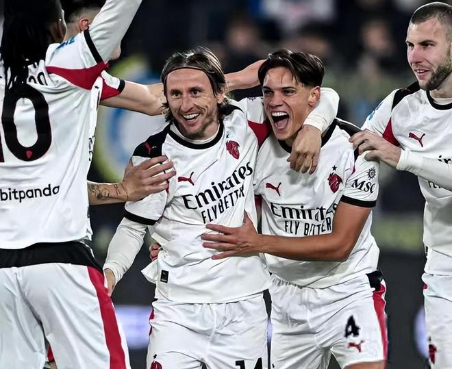 欧冠单赛季前5轮最差成绩TOP10：本赛季的贾府0分净负15球第4（欧冠单季前5轮最差战绩TOP10：本季阿贾克斯0分、净负15球排第4）