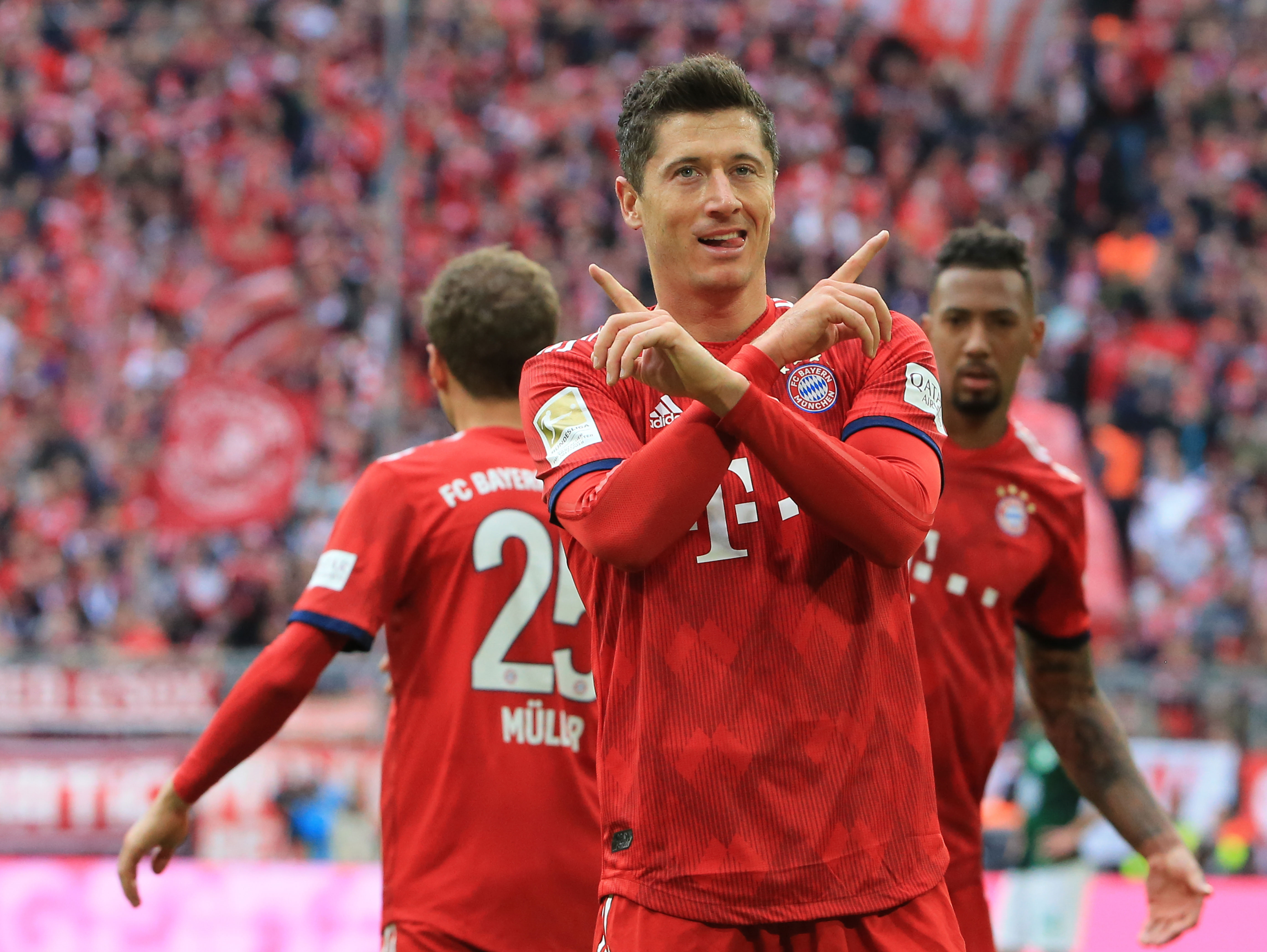 孔帕尼谈乌尔比希：他的性格好训练勤奋，球员会在历史最佳之一的门将身边慢慢成长（孔帕尼盛赞乌尔比希：品格出众、训练自律，在史上最佳门将之一身旁稳步成长）