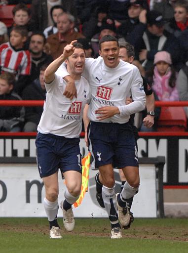 阿邦拉霍：只有曼联给出高额转会费，维拉才会卖沃特金斯