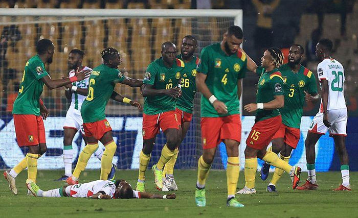 费迪南德：目前曼联阵中仅B费有机会在当年我们的球队里效力（费迪南德：如今这支曼联只有B费能进我们当年的阵容）