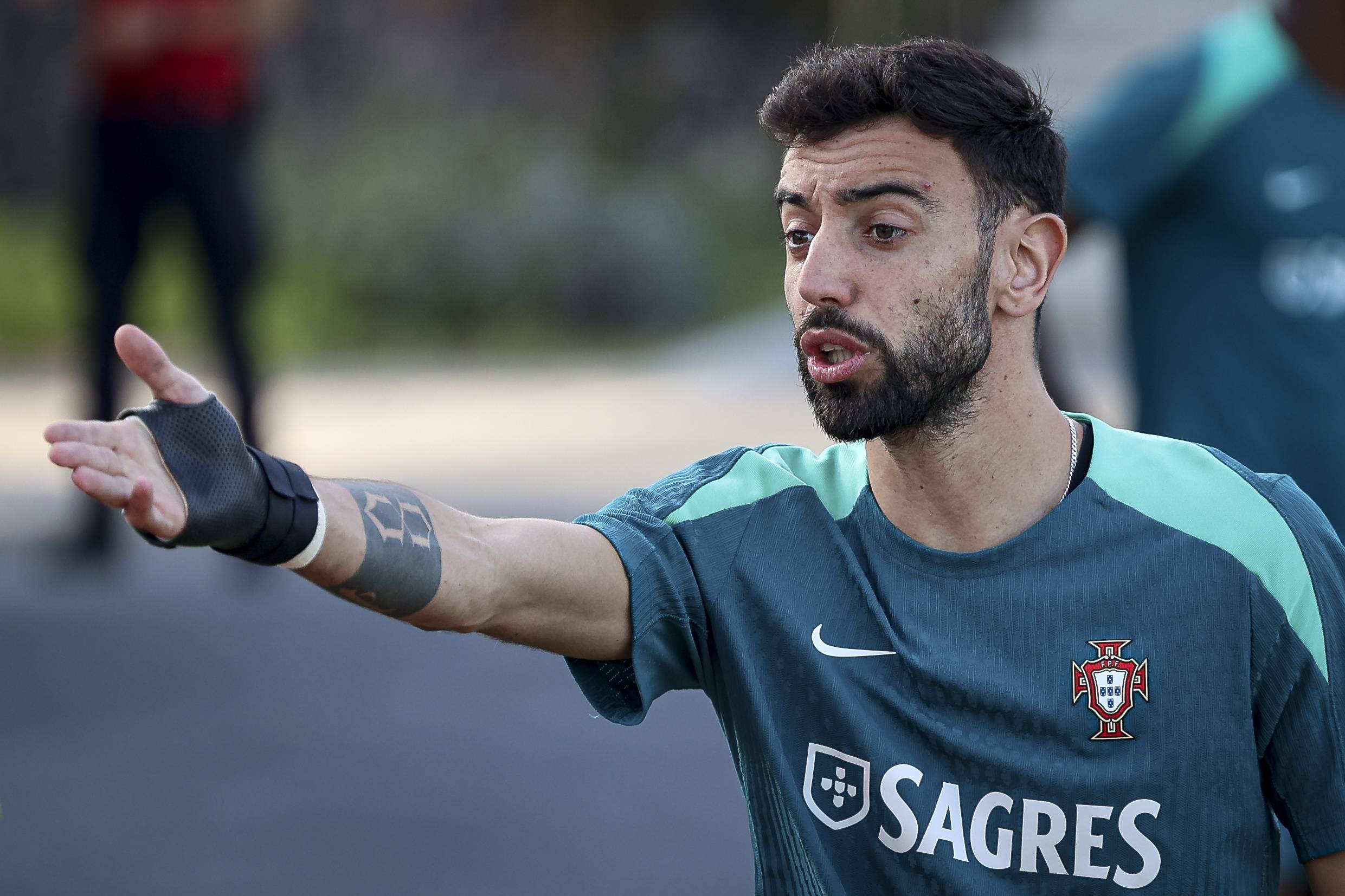 洛塞尔索：安哥拉球员身体素质出色，我们很难找到进球机会