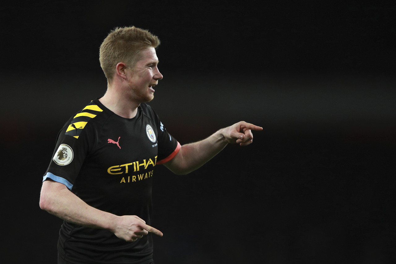 国足未来第一左后卫：华裔球星90万欧转会费登陆波兰联赛！（国足潜在头号左后卫：华裔新星以90万欧转会费加盟波兰联赛）