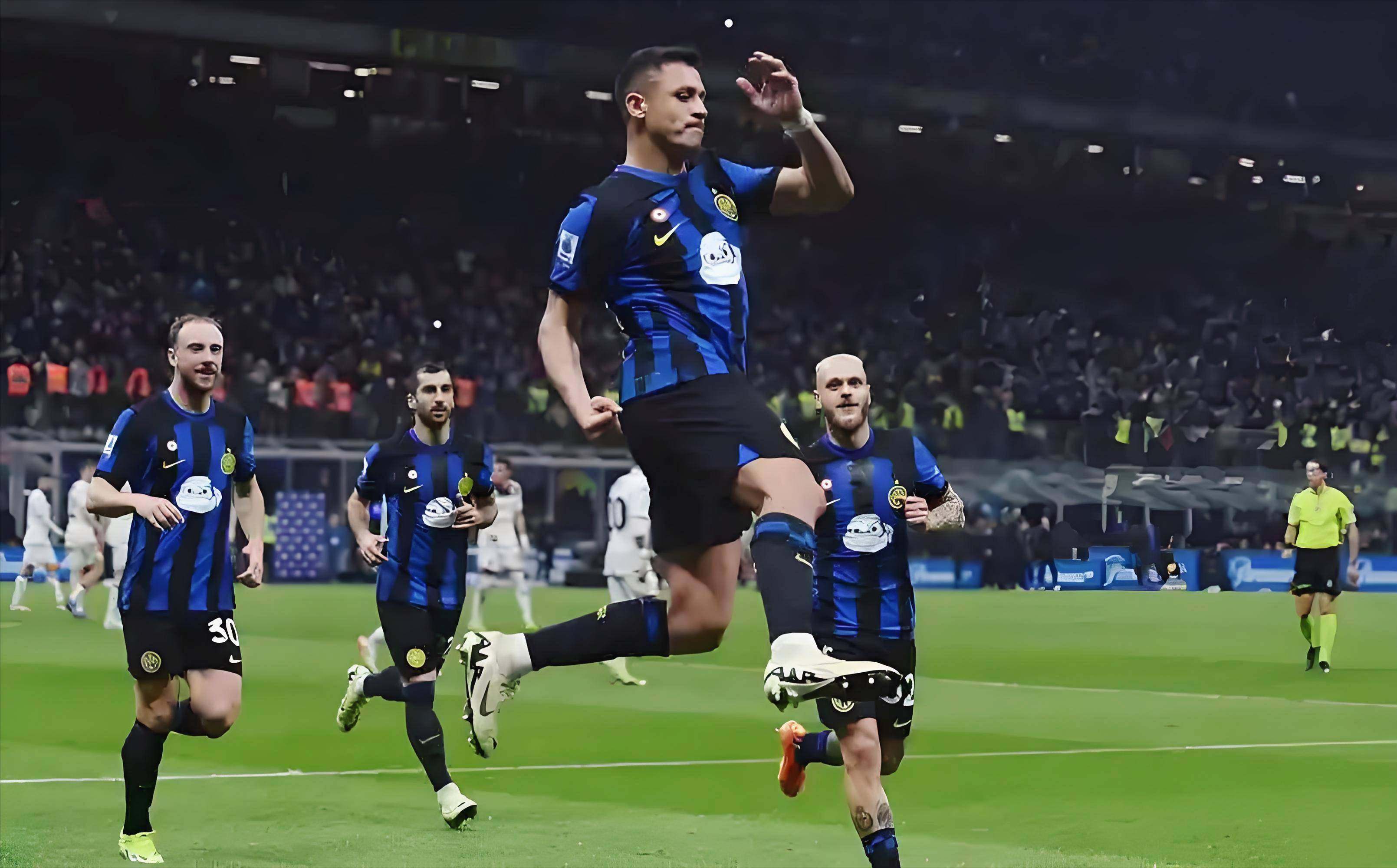 为庆祝美加墨世界杯，与刺客足球鞋融合设计的科8将进行复刻