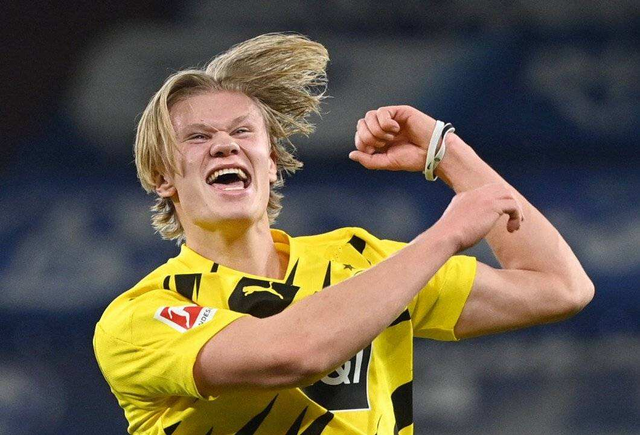 梅开二度，弗格森成为第3位代表意大利球队欧战进球的爱尔兰人（独中两元，弗格森跻身为意大利俱乐部在欧战破门的第三位爱尔兰球员）