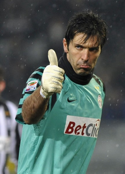 FIFA将试验防诈伤新规：球员恢复后等2分钟才能重新进场