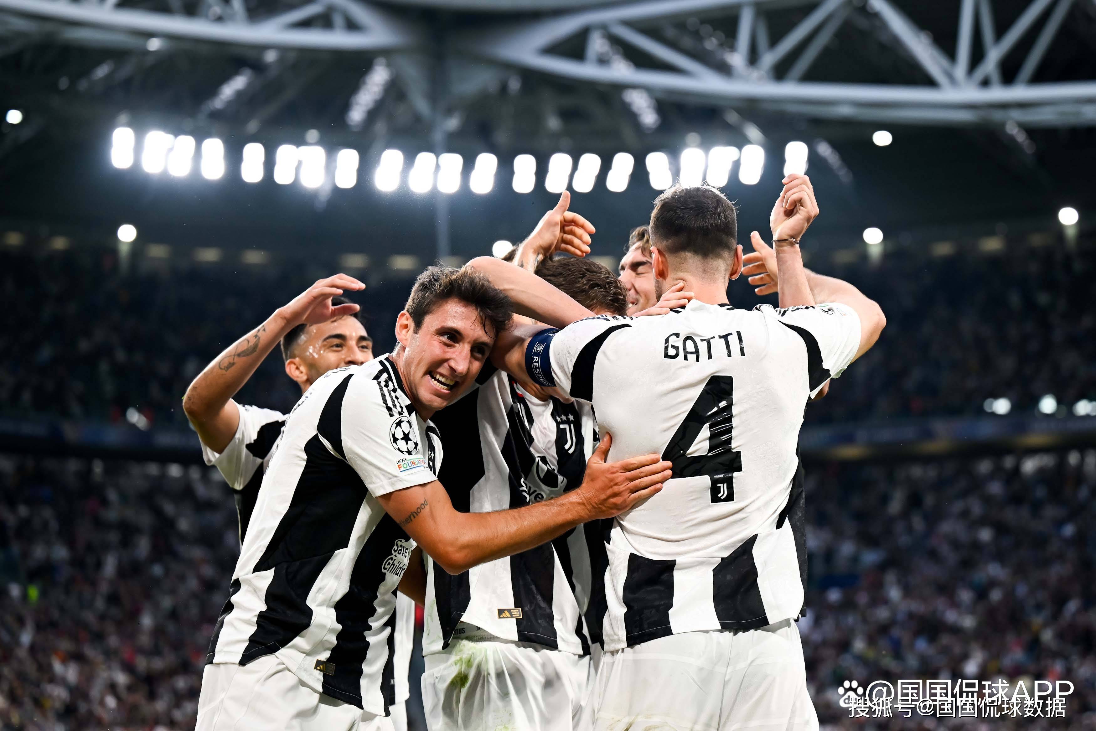 毫无竞争力，阿贾克斯本赛季欧冠5战全败仅进1球净负15球垫底（阿贾克斯欧冠惨淡：本季5战皆负仅入1球，净负15球小组垫底）