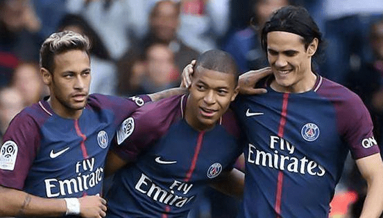 曼联1-1遭保级队逼平引热议，球迷愤怒点评，揪出最大罪人