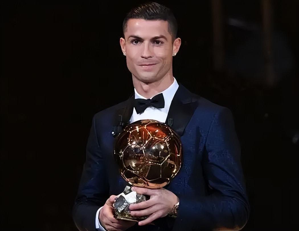 六台：拉莫斯倾向回欧洲踢球，以便世界杯前重回西班牙队